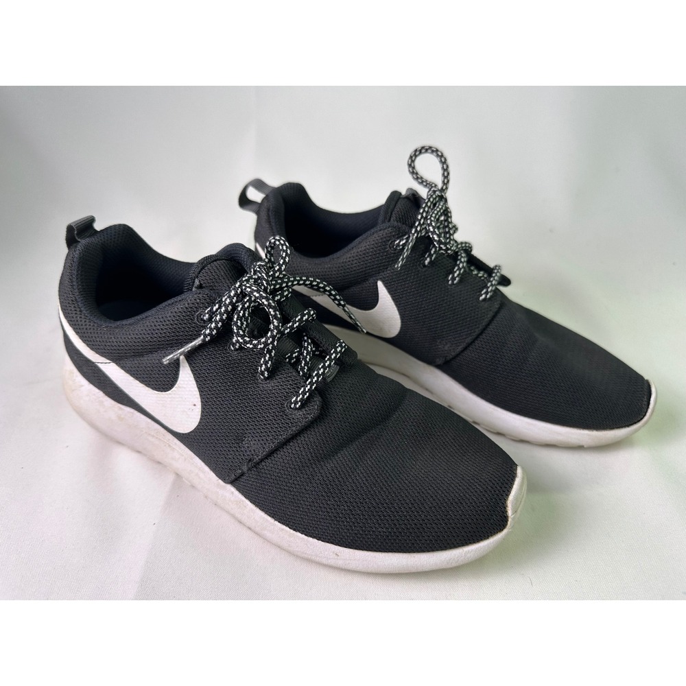 Nike Roshe One Black White Anthracite Women's Size 8 Mesh Athletic Shoes Sneaker